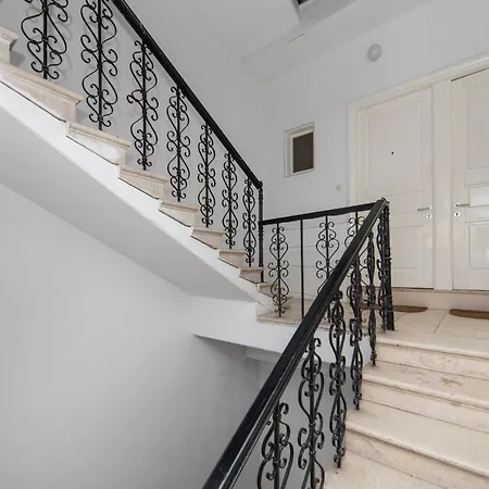 Riva Apartment *