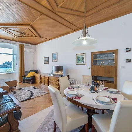 Riva Apartment Makarska